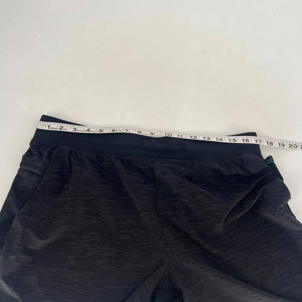 Lululemon‎ Shorts Mens XL Heathered Gray Lightweight Gym Workout